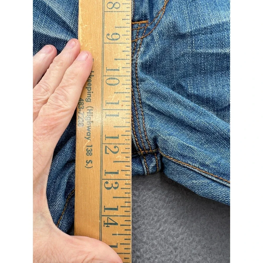Rocawear Classic Fit Jeas Mens 38x34 Medium Wash Straight Leg Denim Whiskered